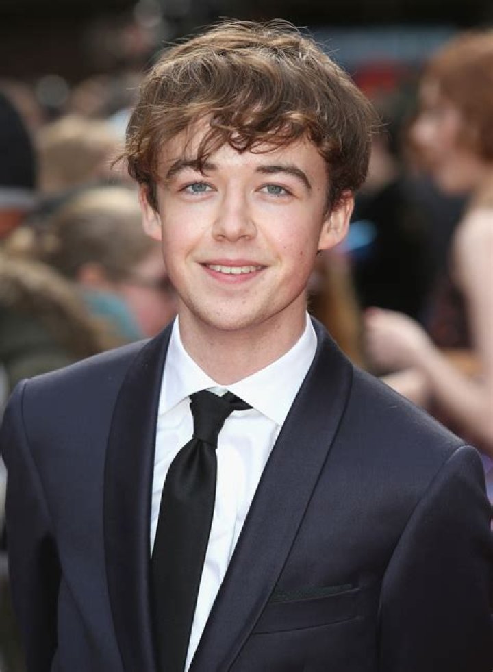 Alex Lawther Biography - Facts, Childhood, Family Life & Achievements