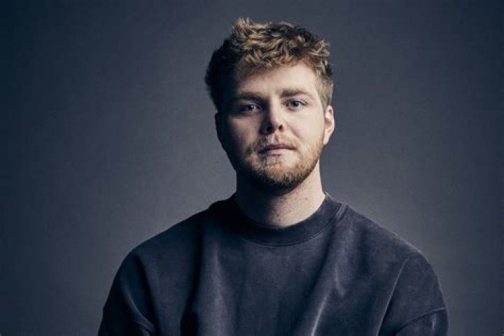 Alex Warren [Youtuber] Wiki, Net Worth, Girlfriend, Age & More