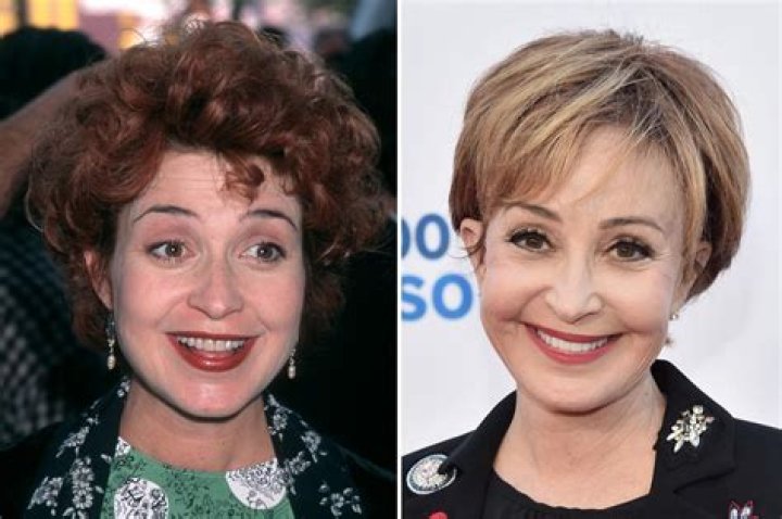 Annie Potts Plastic Surgery: Annie's Beautiful Smile at 71 Inviting Rumors?