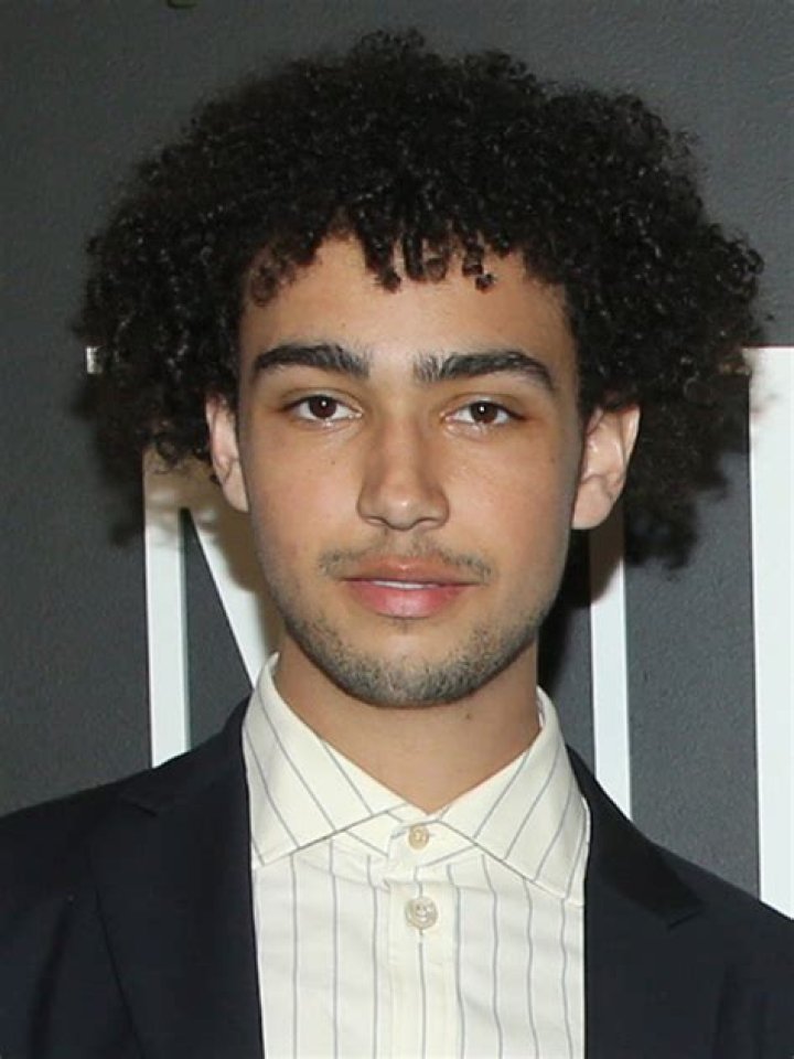 Archie Madekwe Wiki, Age, Girlfriend, Height, Parents, Net Worth & More