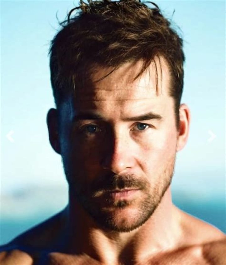 Barry Sloane Age, Weight, Height, Measurements
