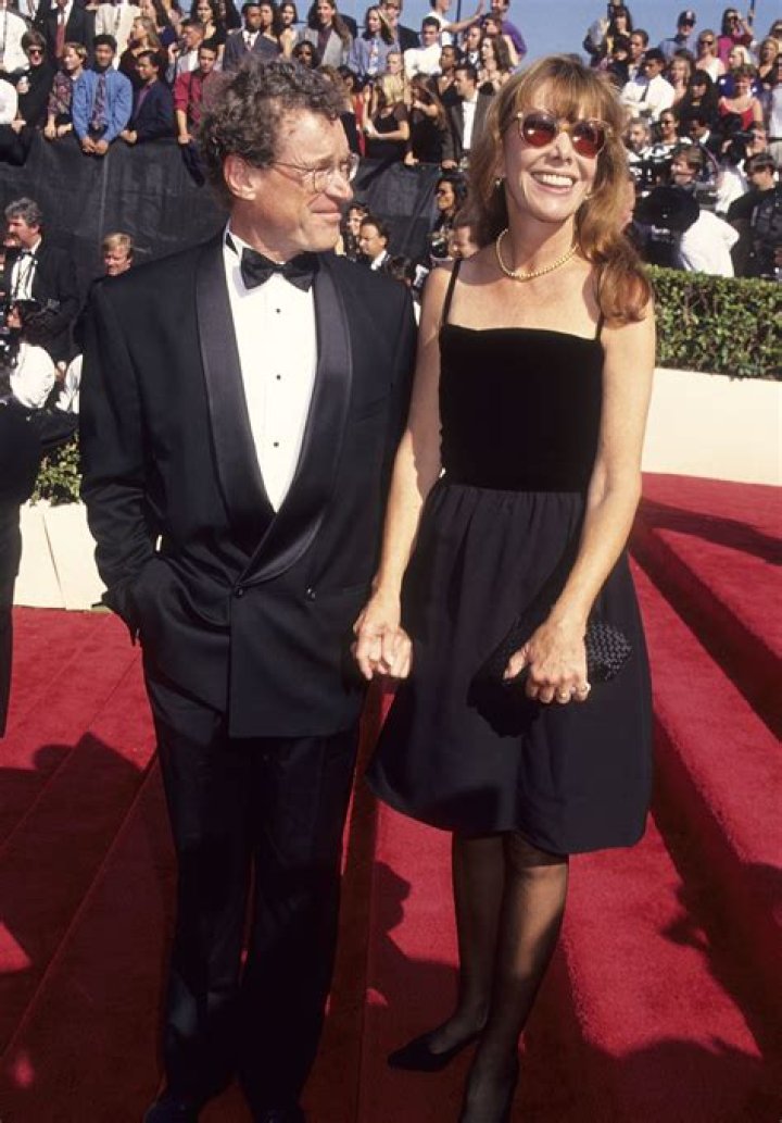 Beth Howland Biography - Facts, Childhood, Family Life & Achievements