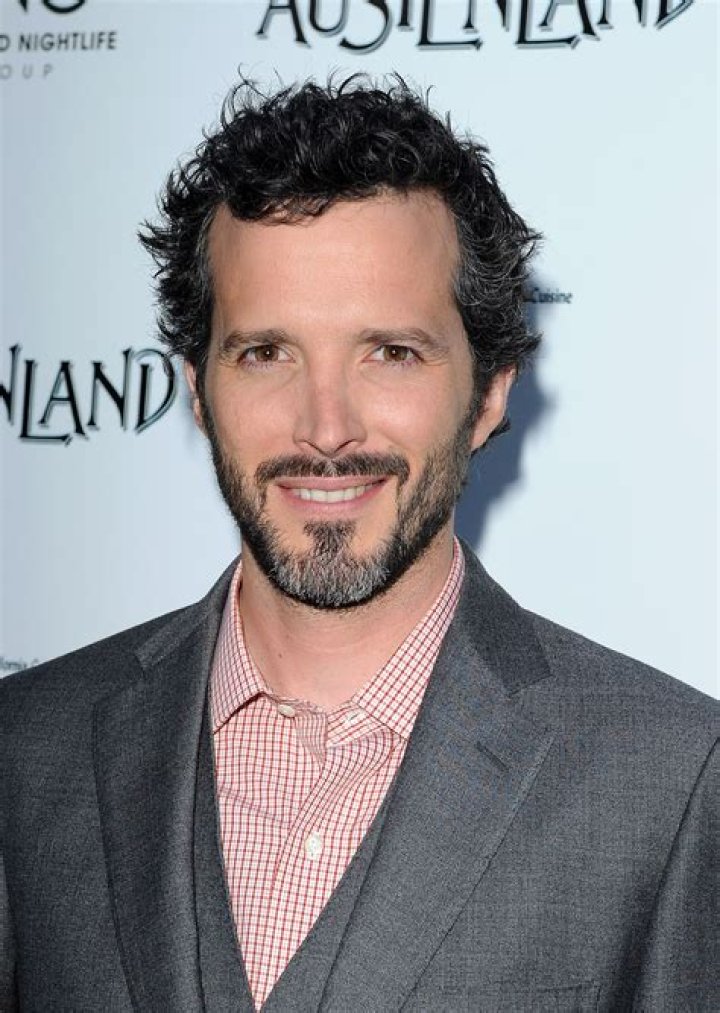 Bret McKenzie Biography - Facts, Childhood, Family Life & Achievements