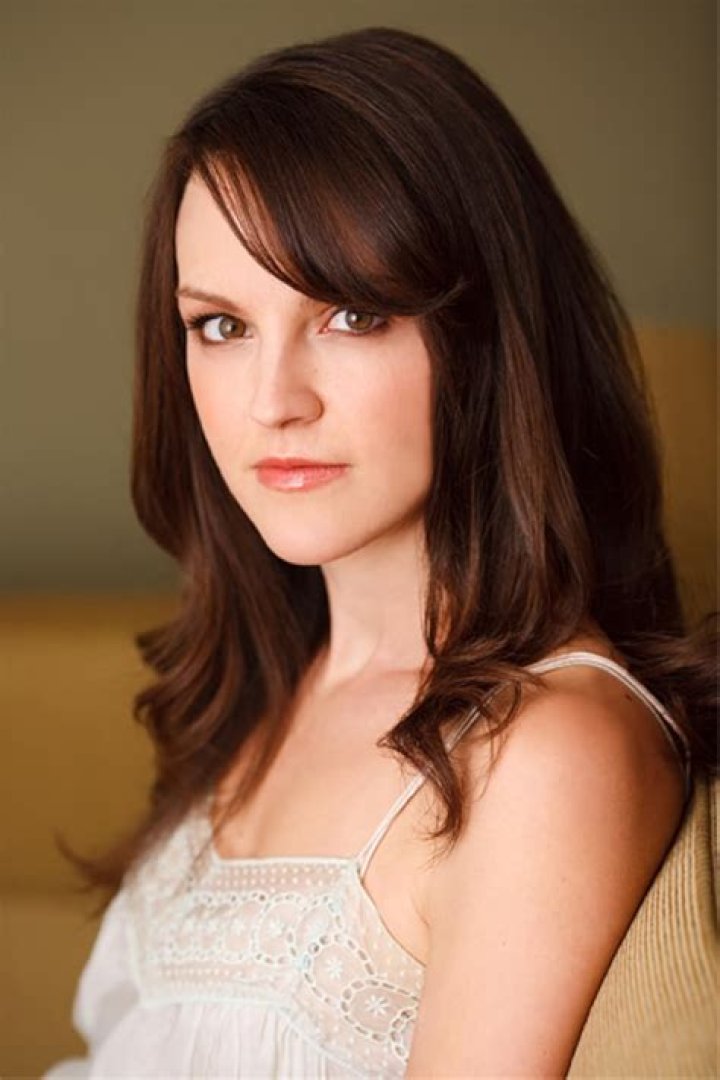 Carla Gallo Biography - Facts, Childhood, Family Life & Achievements