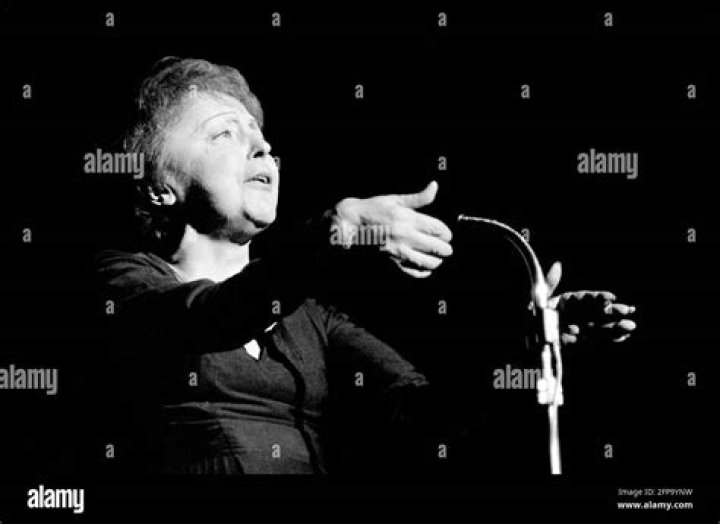 Edith Piaf Biography - Facts, Childhood, Family Life & Achievements