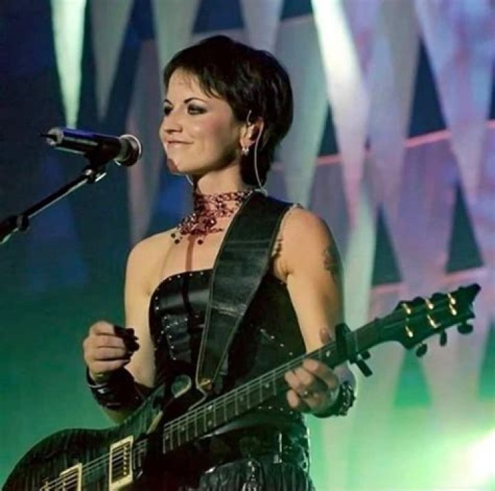 Dolores O’Riordan Biography – Facts, Childhood, Family of the Irish Singer-Songwriter