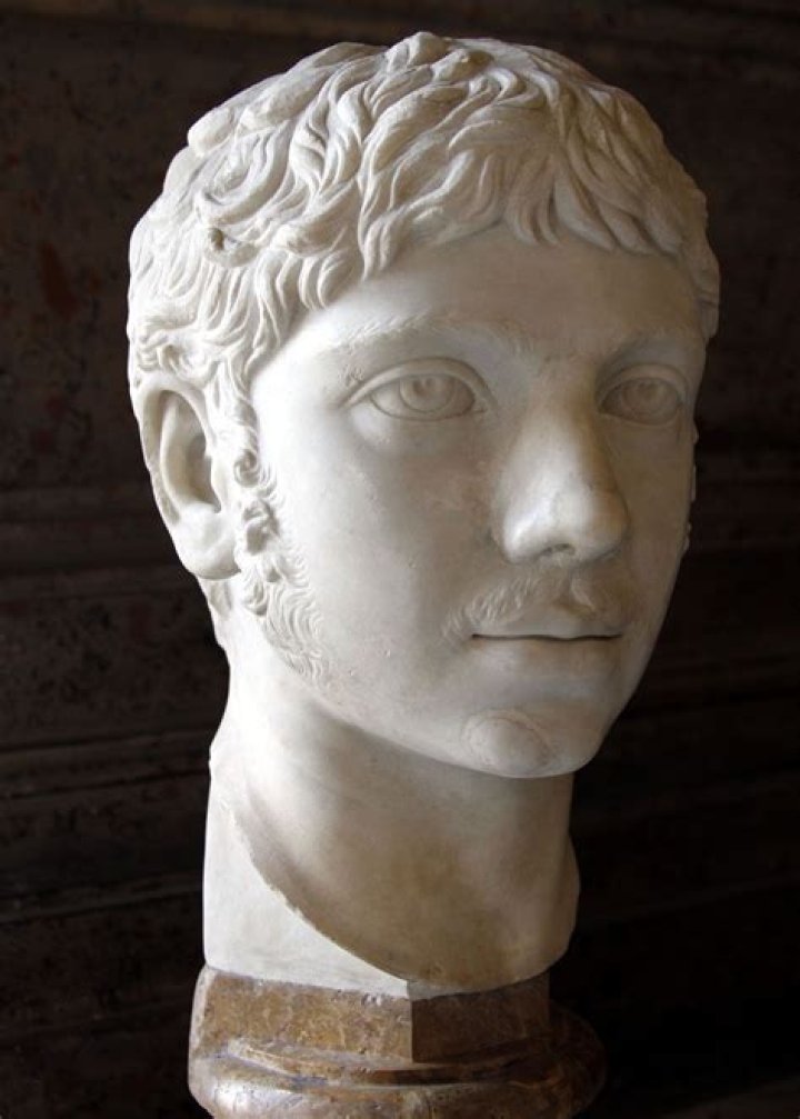 Elagabalus Biography - Facts, Childhood, Family Life & Achievements