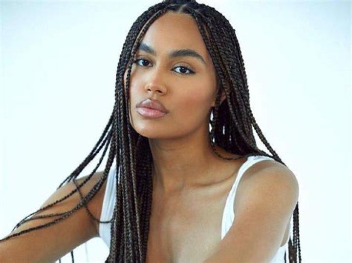 Love Island Ella Thomas Wiki, Age, Height, Boyfriend, Parents & Instagram