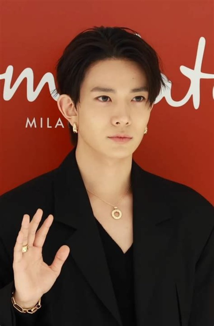 Evan Carmichael Biography - Facts, Childhood, Family Life & Achievements