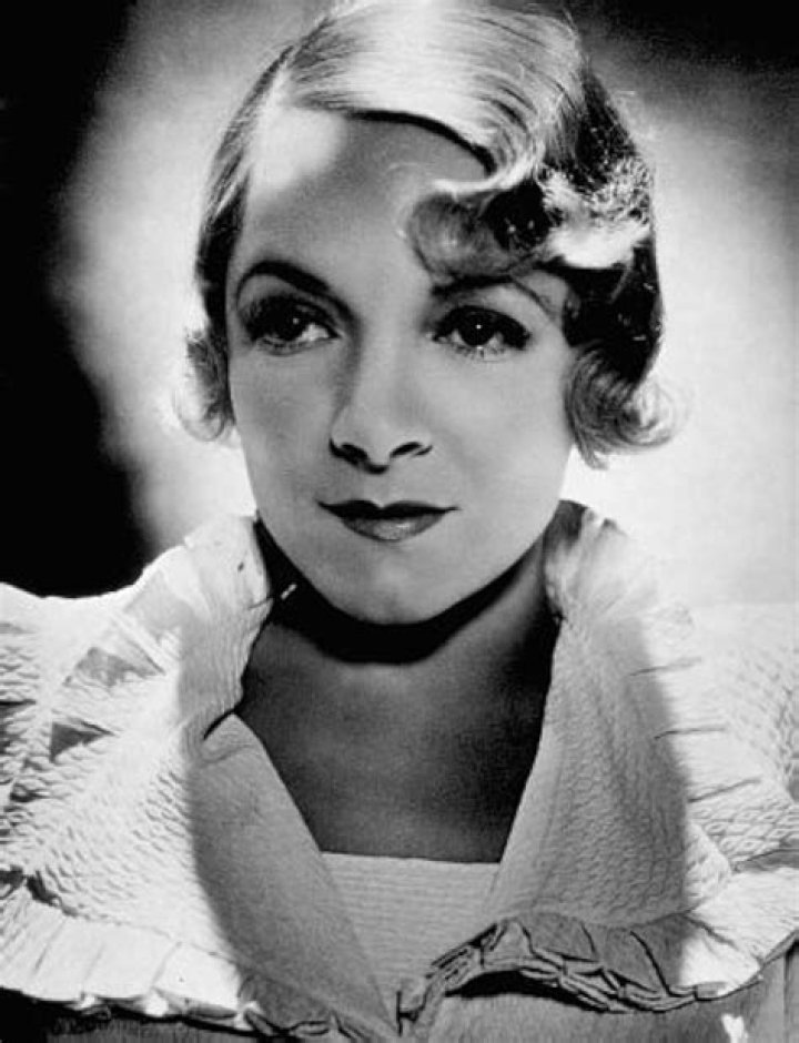 Helen Hayes Biography - Facts, Childhood, Family Life & Achievements