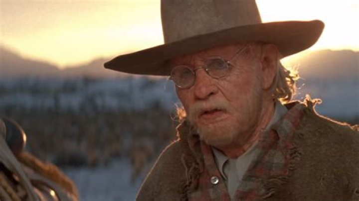 How old was Lou Diamond Phillips when he filmed La Bamba? – Celebrity