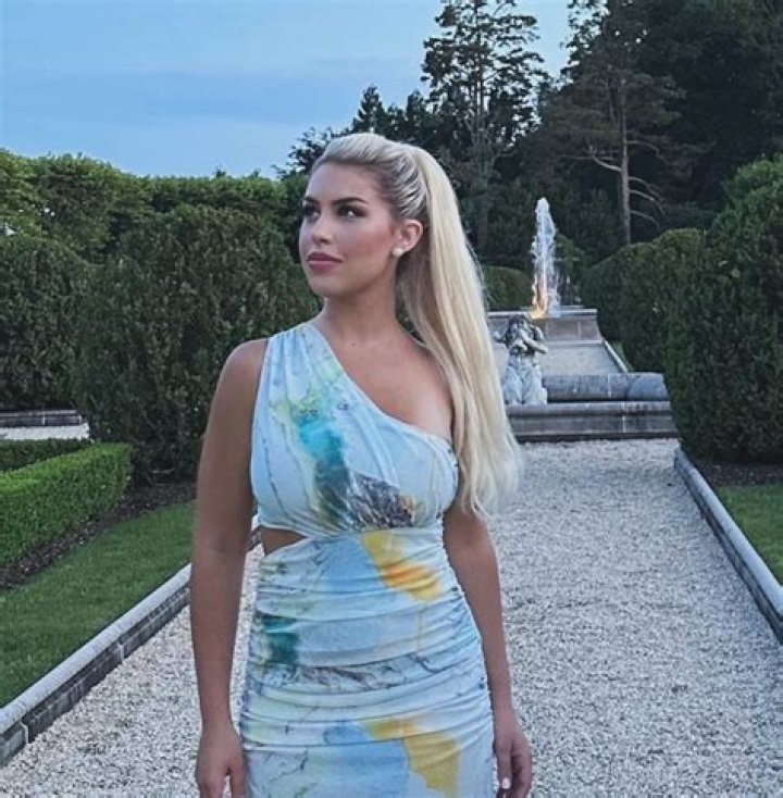 Influencer Isabella DeLuca Wiki, Age, Boyfriend, Parents, Height, Career & More