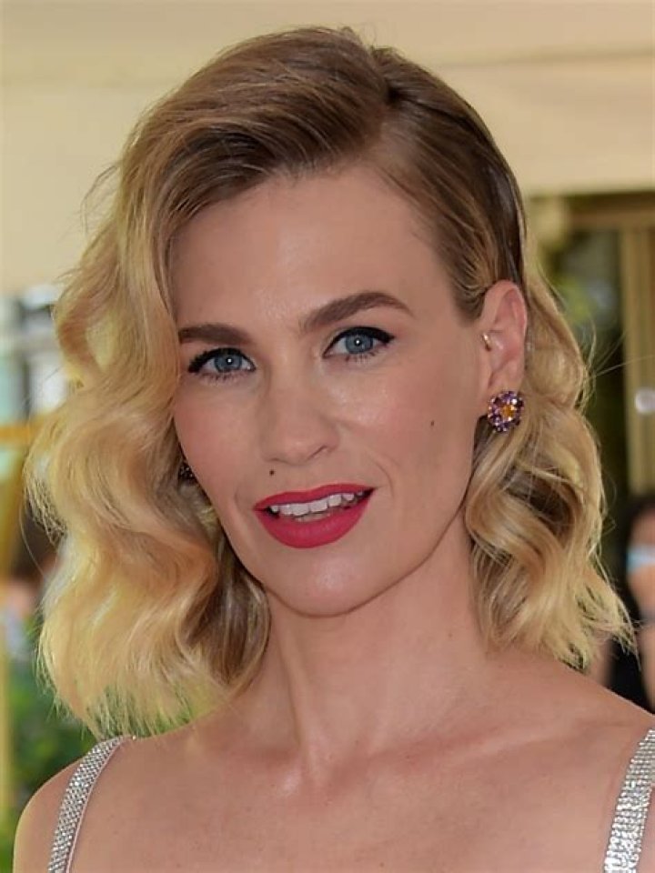 January Jones Biography - Facts, Childhood, Family Life & Achievements