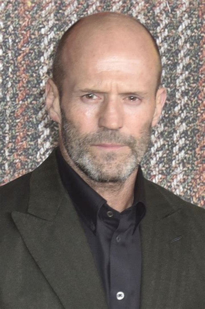 Jason Statham Biography - Facts, Childhood, Family Life & Achievements