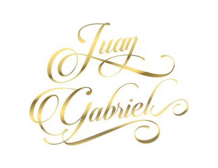 Juan Gabriel Biography - Facts, Childhood, Family Life & Achievements of Singer