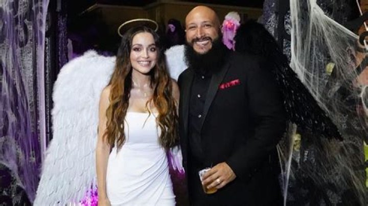 Kathleen Fuentes Biography - Facts, Childhood, Family Life & Achievements