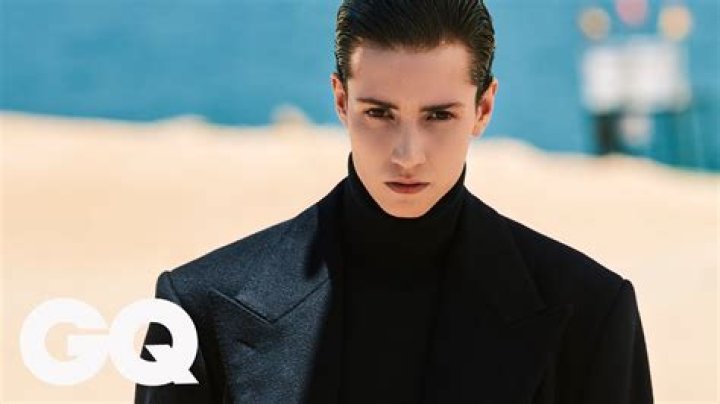 Krow Kian - Bio, Childhood, Facts on Transgender Male Model