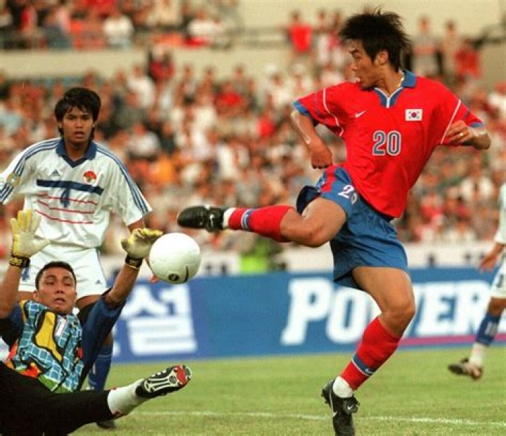 Lee Dong-gook Biography - Facts, Childhood, Family Life & Achievements