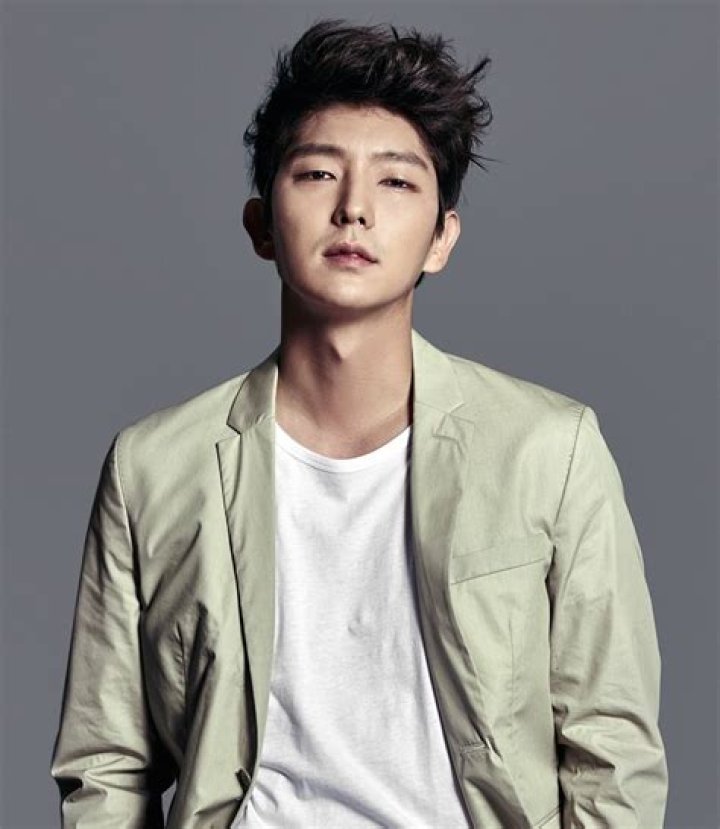 Lee Joon-gi Biography - Facts, Childhood, Family Life & Achievements of South Korean Actor, Model