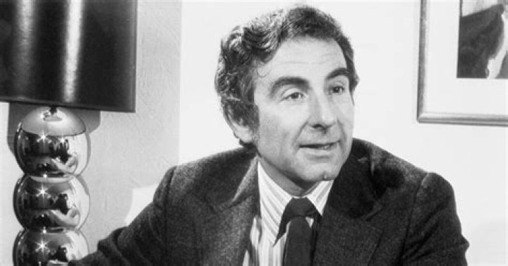 Leon N. Cooper Biography - Facts, Childhood, Family Life & Achievements