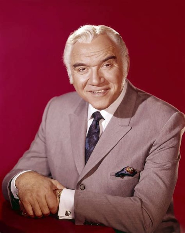 Lorne Greene Biography - Facts, Childhood, Family Life & Achievements