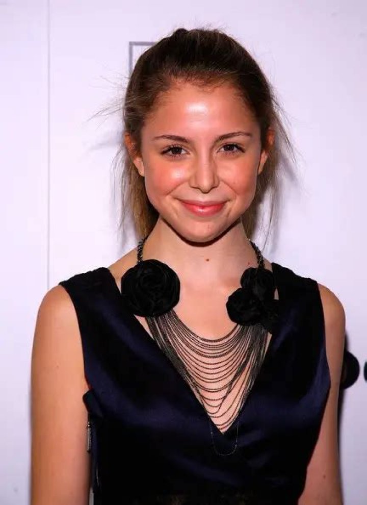 Makenzie Vega Bra Size, Age, Weight, Height, Measurements