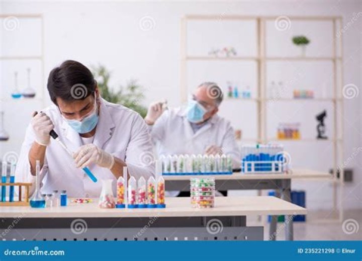 Famous Male Chemists