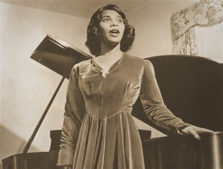 Marian Anderson Biography - Childhood, Life Achievements & Timeline