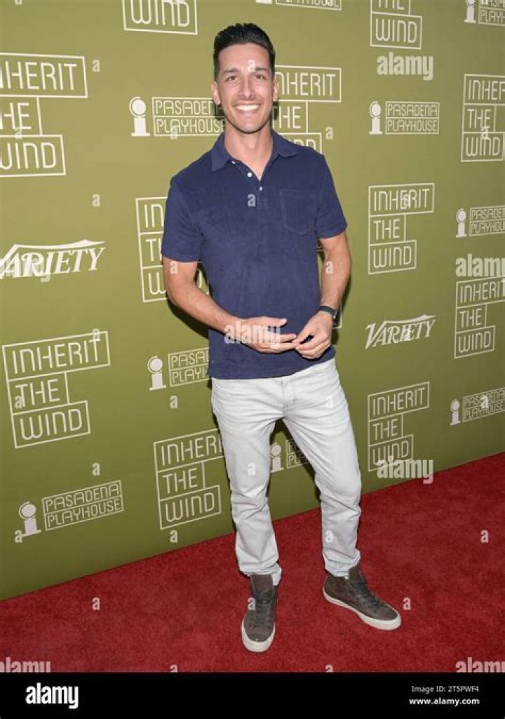 KTLA Mark Mester Wiki, Age, Girlfriend, Salary, Net Worth, Family & More