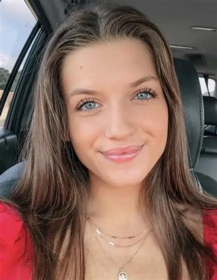 Mimi Drabik [Youtuber] Net Worth, Wiki, Boyfriend, Age & More