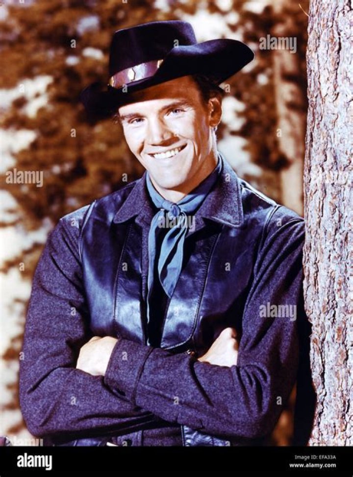 Mitch Vogel Biography - Facts, Childhood, Family Life & Achievements