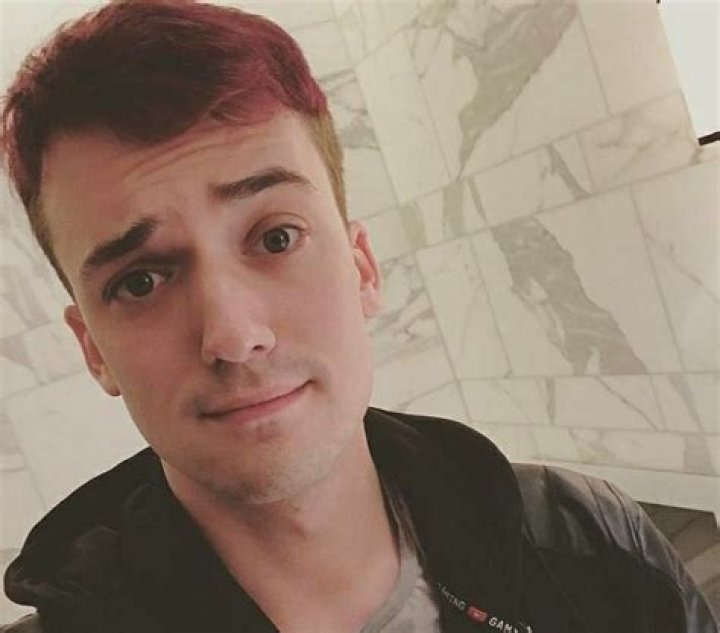 Crainer Biography - Facts, Childhood, Family Life & Achievements