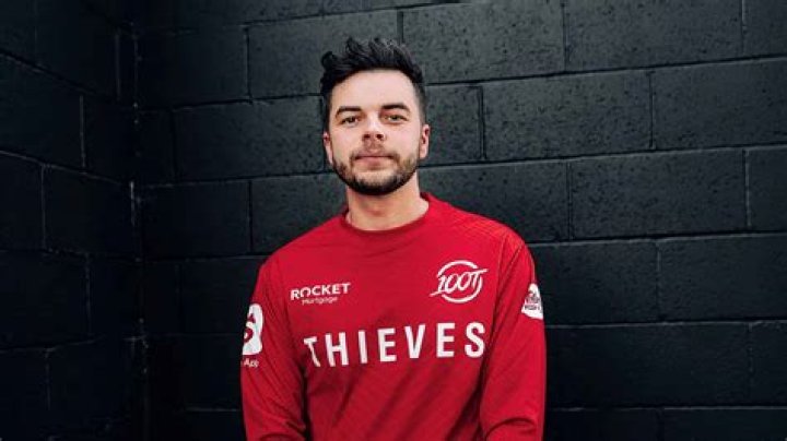 Nadeshot (Matthew Haag) - Bio, Facts, Family Life of Gamer & YouTube Star