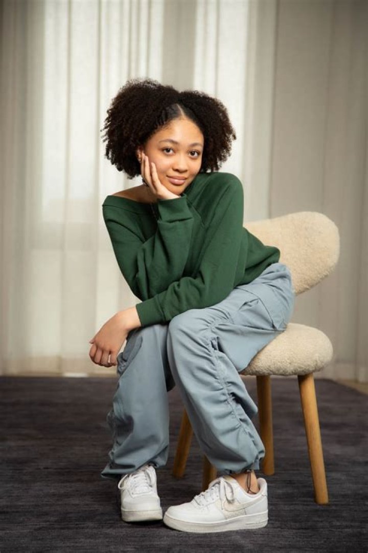 Naledi Murray Wiki, Age, Height, Parents & Education