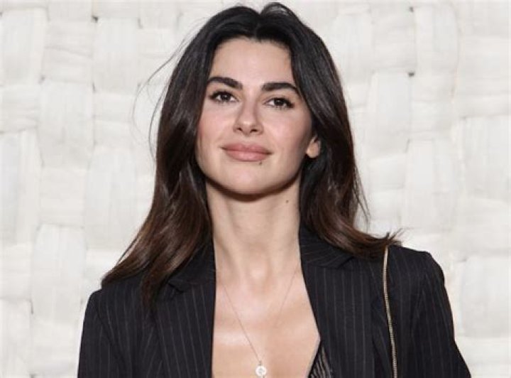 Nesrin Cavadzade in Workout Top Sends "Kisses From Dubai"