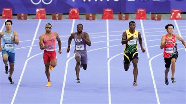 Blanca Suárez in Bathing Suit is "200 Meters High" in Dubai — Celebwell