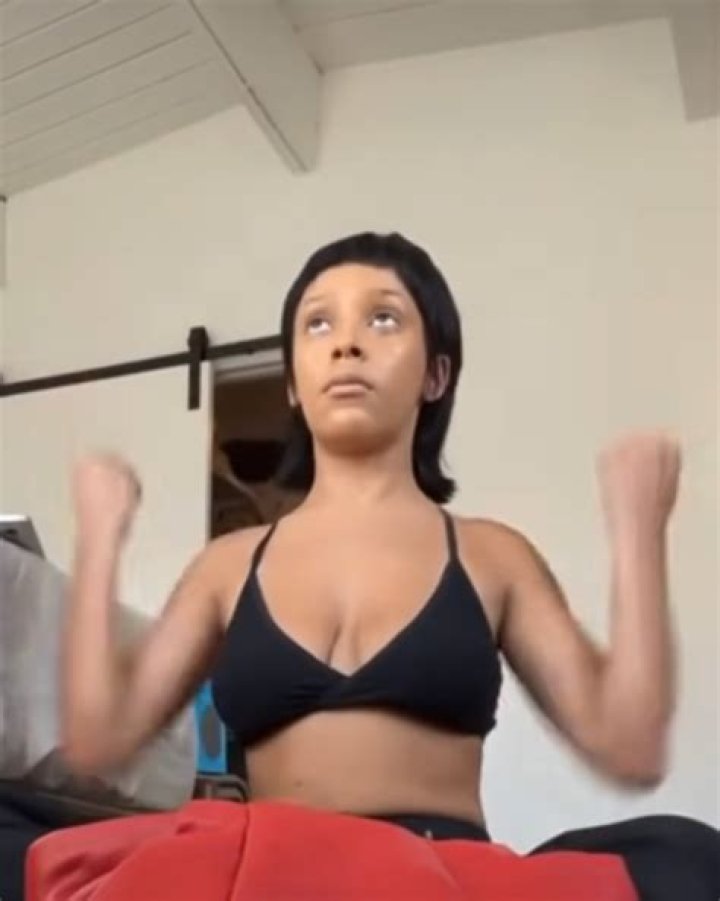 Doja Cat in Cute Black Workout Two-Piece Lifts Weights — Celebwell