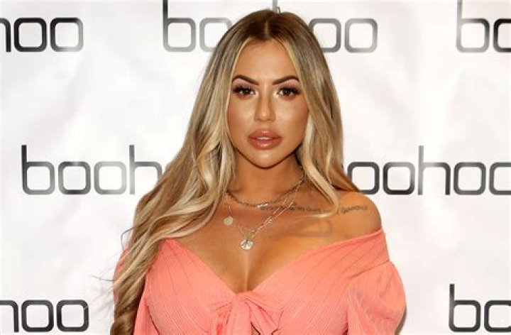 Holly Hagan in Bathing Suit is "Living My Best Life" — Celebwell