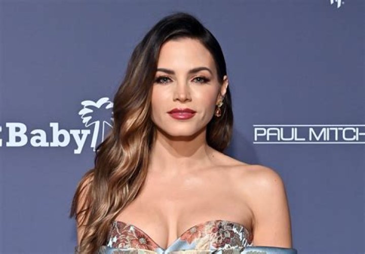 Jenna Dewan in Bathing Suit is "Soaking it All in" — Celebwell