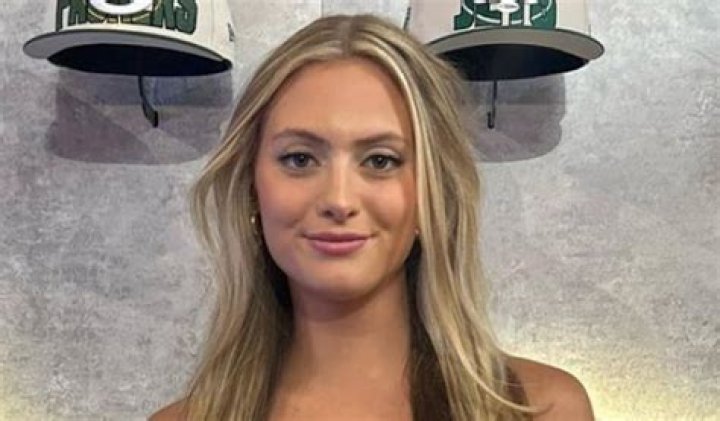 Kelley Levis in Bathing Suit Says "Love You UW" — Celebwell