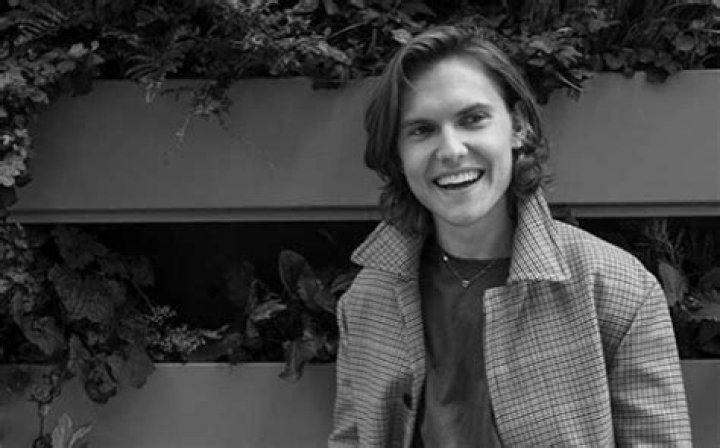 Oliver Coopersmith Wiki, Girlfriend, Height, Age & Net worth