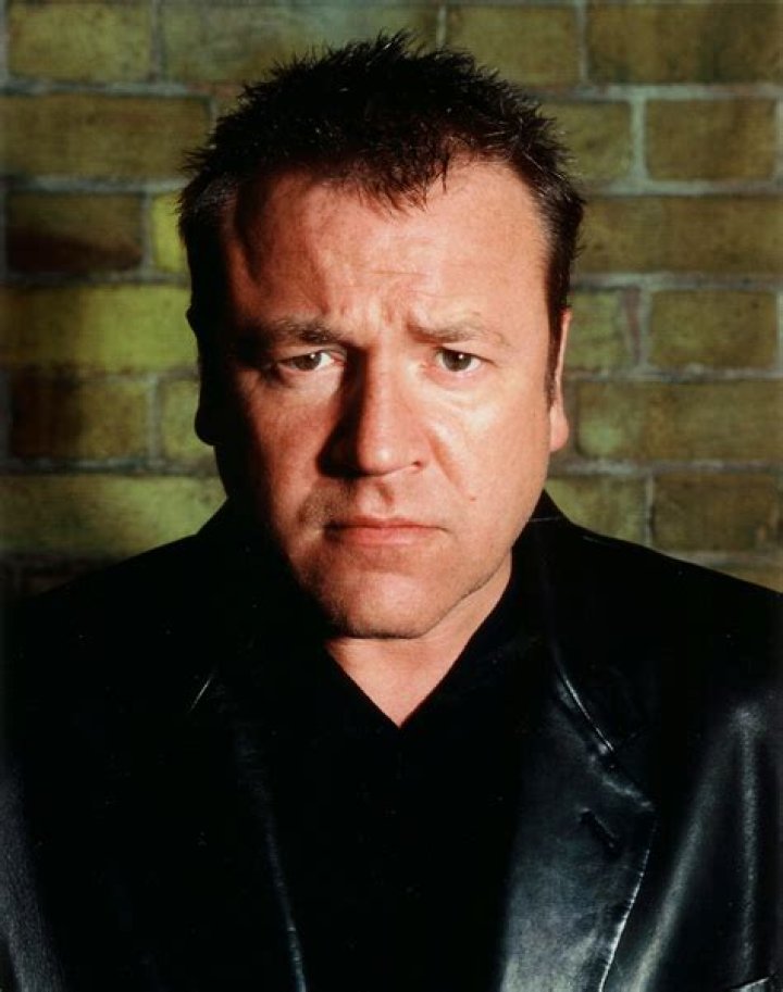 Ray Winstone Biography - Facts, Childhood, Family Life & Achievements