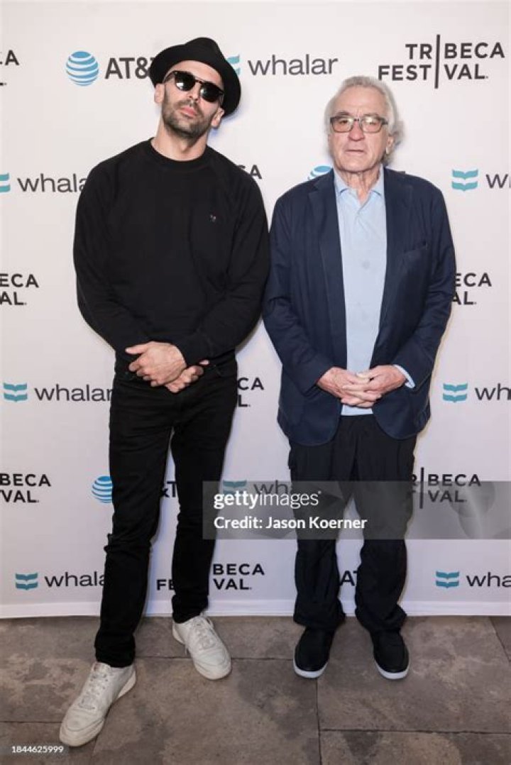 Robert De Niro Biography - Facts, Childhood, Family Life & Achievements