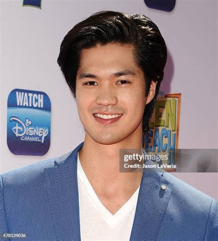 Ross Butler Biography - Facts, Childhood, Family Life & Achievements