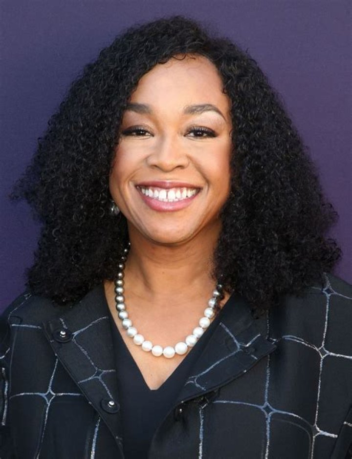 Shonda Rhimes Biography – Facts, Childhood, Family Life of Screenwriter & Producer