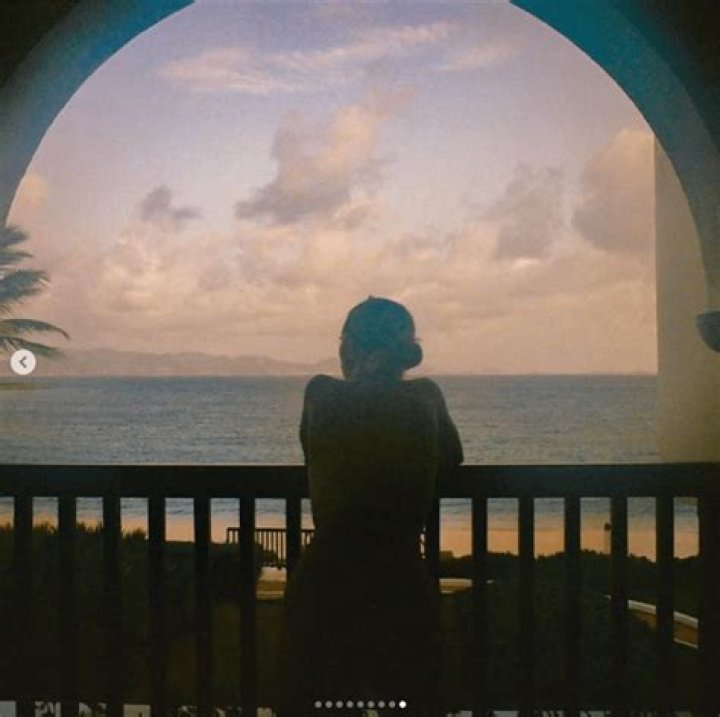 The Crown Star Vanessa Kirby Shares Swimsuit Photo From Anguilla — Celebwell