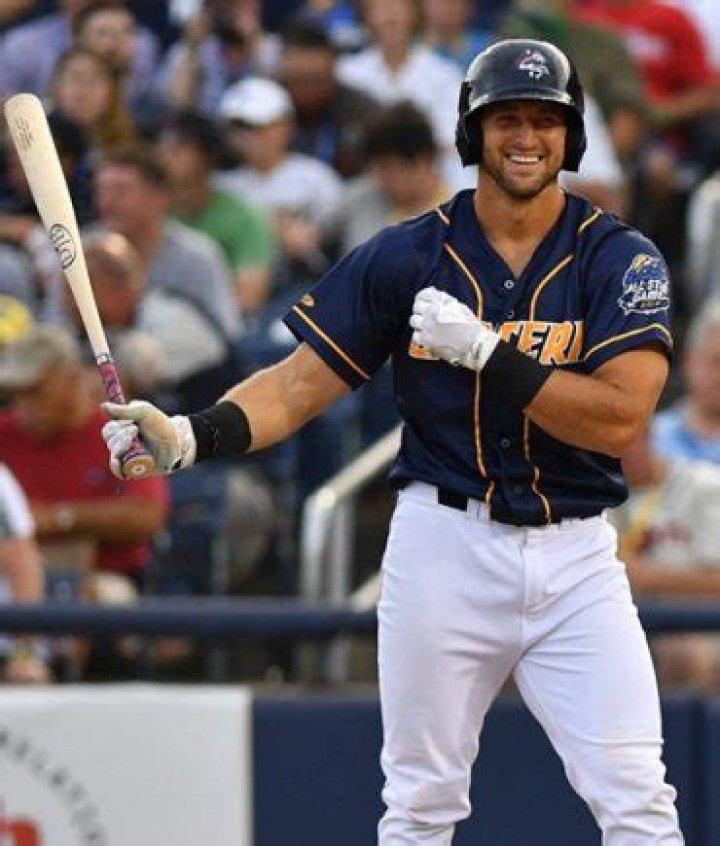 Tim Tebow Height Weight Body Measurements Shoe Size Age Facts