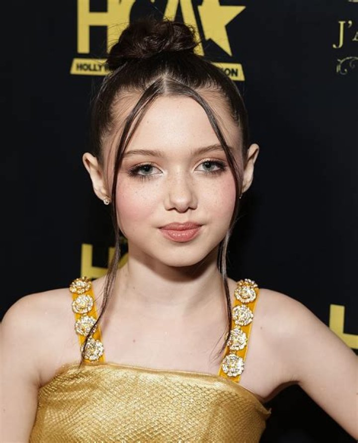 Violet McGraw Wiki, Age, Birthday, Height, Parents, Education & More