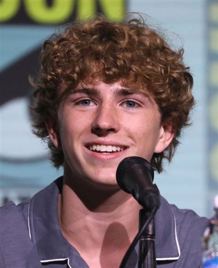 Walker Scobell Wiki, Age, Height, School, Parents, Siblings, Net Worth & More