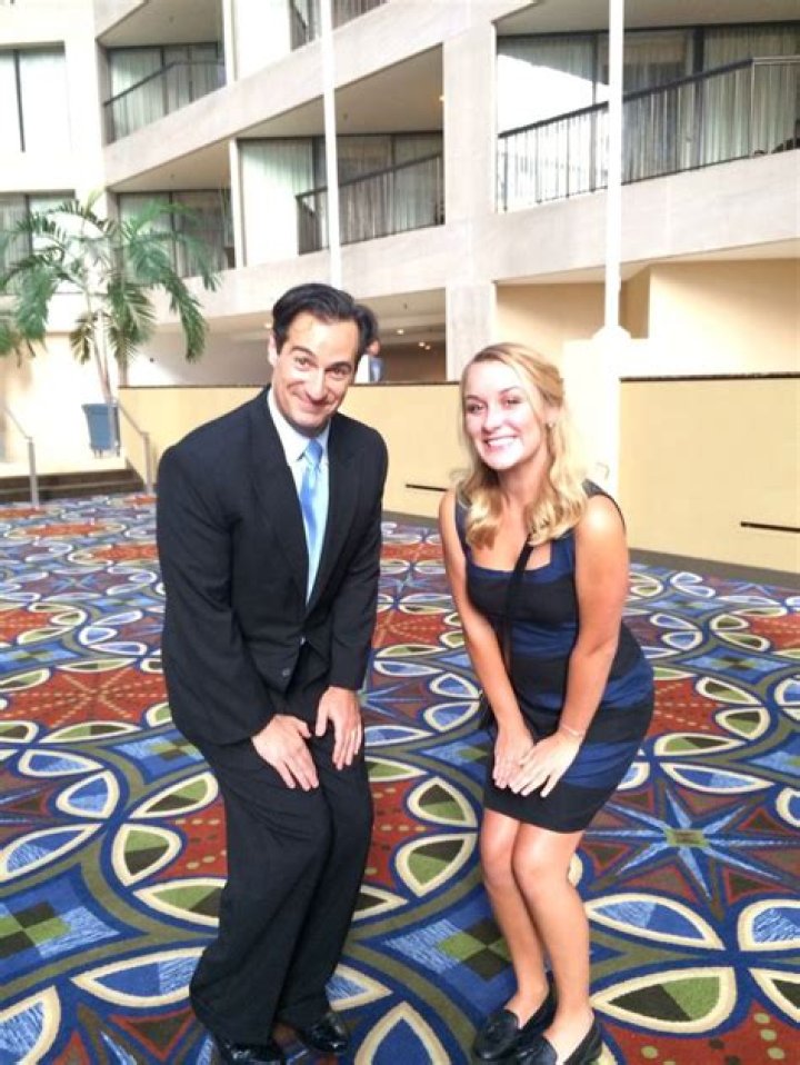 Who is Carl Azuz Wife? is Carl Azuz Married? See Carl’s Wife